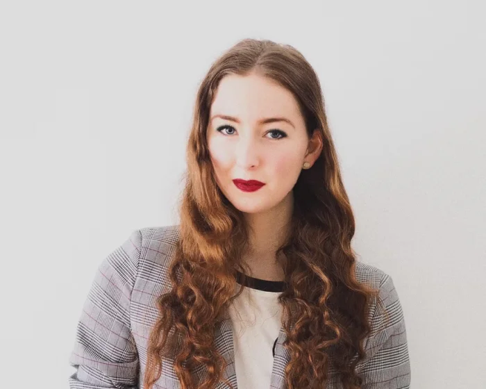 Financial Consultant-Consultant-Image-1